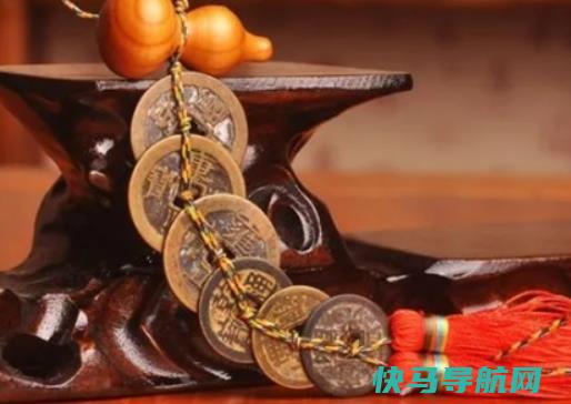 门口挂五帝钱要不要看日子？两家门对门必须得挂五帝钱吗